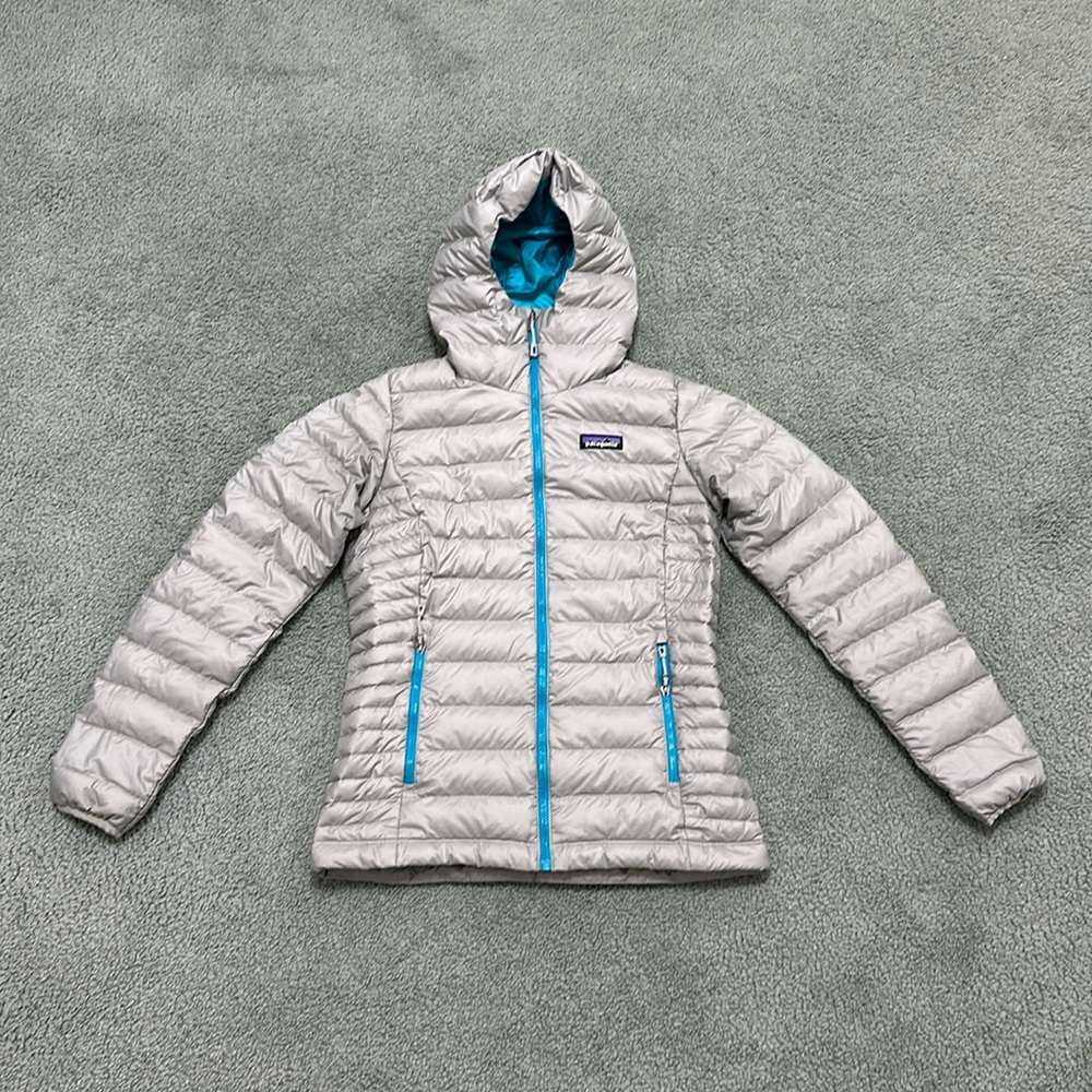 Patagonia Silver Gray Puff Jacket with Teal Blue Accents